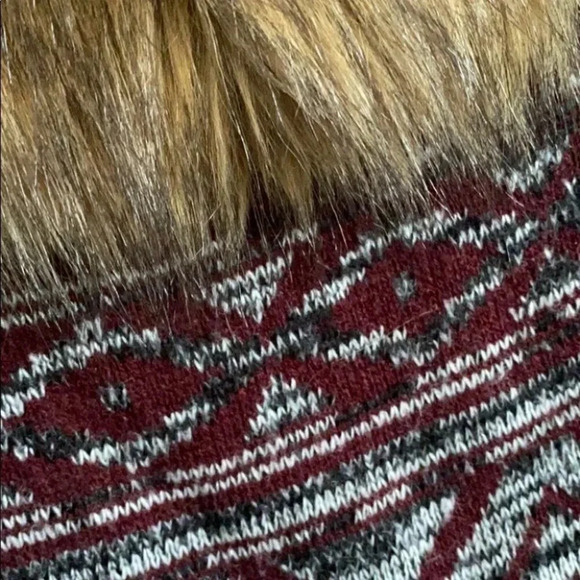 Forever 21 - Faux Fur Collar Y2K Sweater - Picture 6 of 7